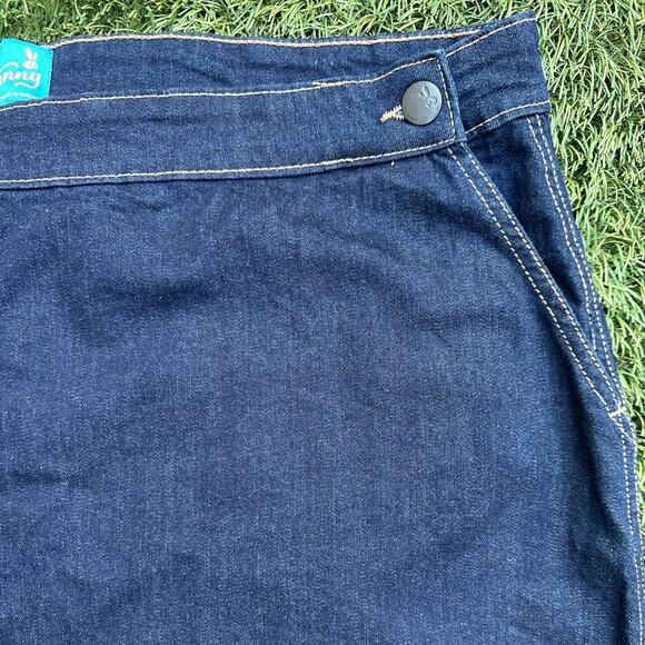 Hell Bunny Charlie Denim Capris Dark Wash Plus Size Retro Style Jeans 6XL - Picture 5 of 9